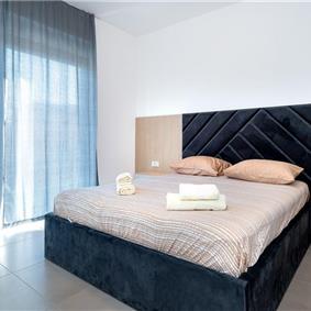 4 Bedroom Villa with Pool near Vodice town, Sibenik Riviera, sleeps 8